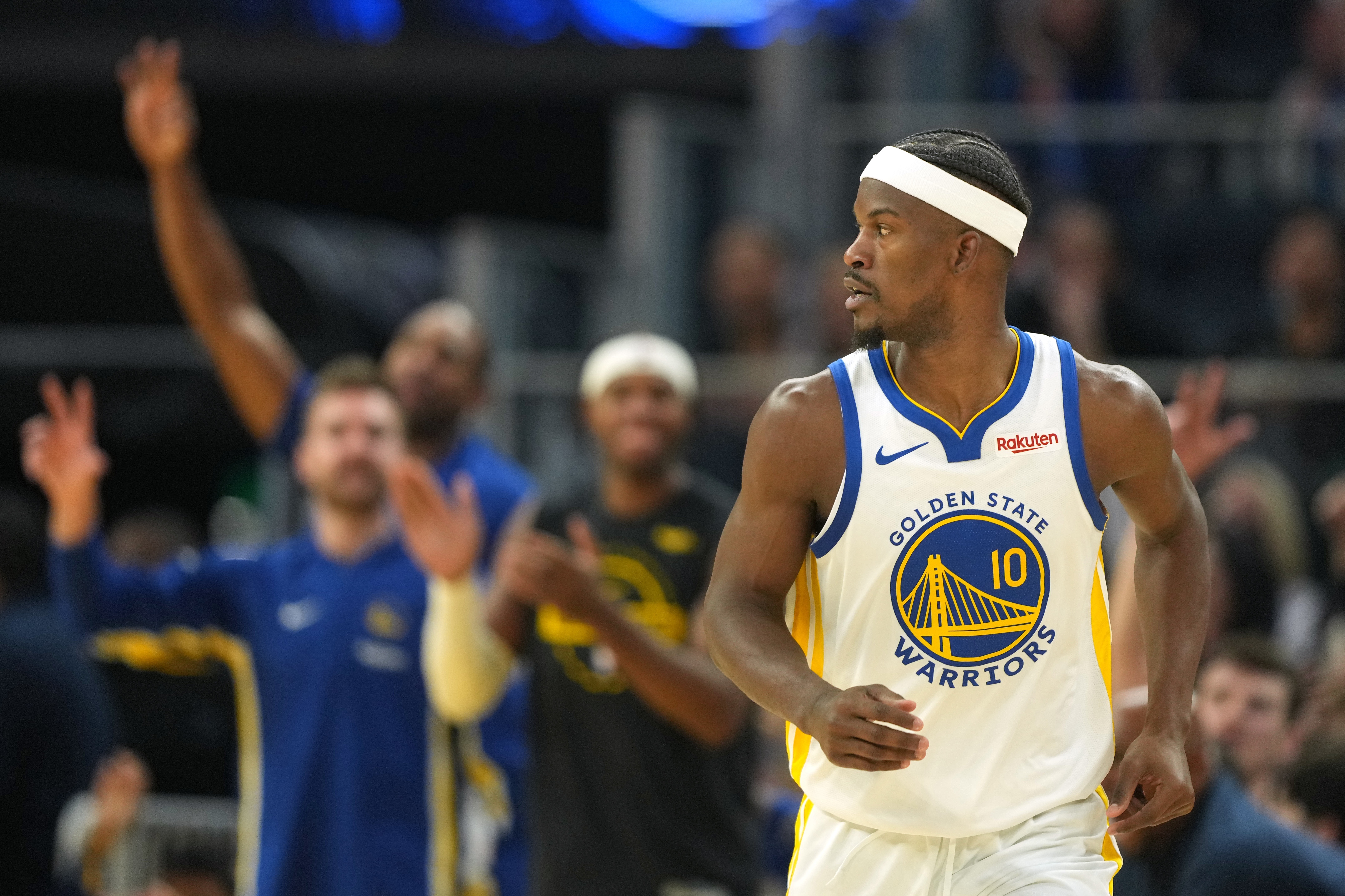 九游娱乐-追梦：巴特勒受伤后有些精神恍惚 一直念叨没法带孩子去游乐场了